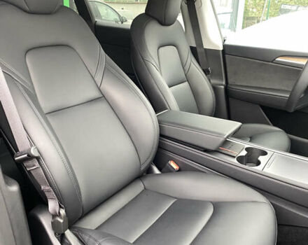 Серый Тесла Model Y, объемом двигателя 0 л и пробегом 25 тыс. км за 33900 $, фото 11 на Automoto.ua