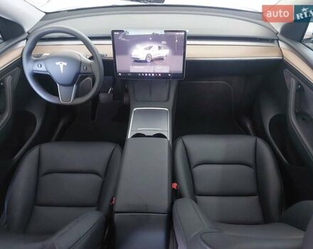 Серый Тесла Model Y, объемом двигателя 0 л и пробегом 1 тыс. км за 29900 $, фото 8 на Automoto.ua