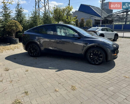 Серый Тесла Model Y, объемом двигателя 0 л и пробегом 4 тыс. км за 33333 $, фото 4 на Automoto.ua