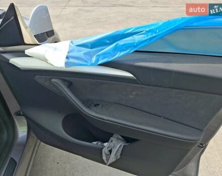 Серый Тесла Model Y, объемом двигателя 0 л и пробегом 26 тыс. км за 21800 $, фото 15 на Automoto.ua