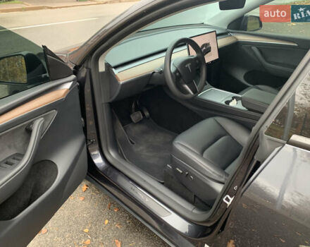 Серый Тесла Model Y, объемом двигателя 0 л и пробегом 35 тыс. км за 32900 $, фото 8 на Automoto.ua