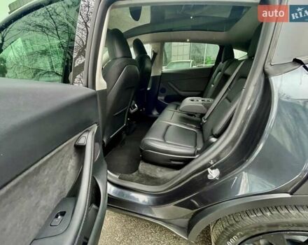 Серый Тесла Model Y, объемом двигателя 0 л и пробегом 23 тыс. км за 28800 $, фото 29 на Automoto.ua