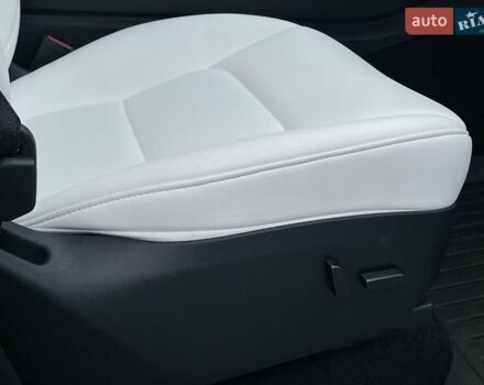 Серый Тесла Model Y, объемом двигателя 0 л и пробегом 25 тыс. км за 36700 $, фото 25 на Automoto.ua