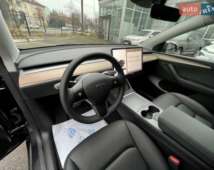 Серый Тесла Model Y, объемом двигателя 0 л и пробегом 23 тыс. км за 28800 $, фото 15 на Automoto.ua