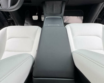 Серый Тесла Model Y, объемом двигателя 0 л и пробегом 7 тыс. км за 33999 $, фото 12 на Automoto.ua