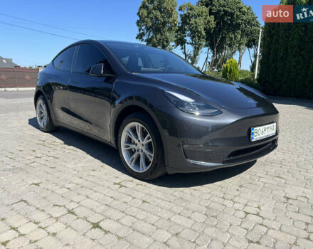 Серый Тесла Model Y, объемом двигателя 0 л и пробегом 12 тыс. км за 30000 $, фото 3 на Automoto.ua
