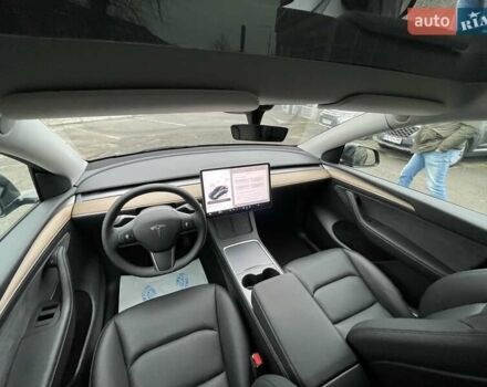 Серый Тесла Model Y, объемом двигателя 0 л и пробегом 23 тыс. км за 28800 $, фото 18 на Automoto.ua