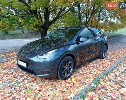 Серый Тесла Model Y, объемом двигателя 0 л и пробегом 7 тыс. км за 30800 $, фото 2 на Automoto.ua