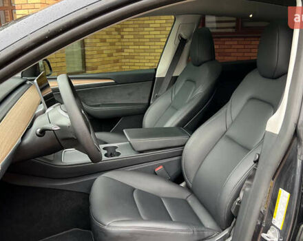 Серый Тесла Model Y, объемом двигателя 0 л и пробегом 21 тыс. км за 24000 $, фото 15 на Automoto.ua