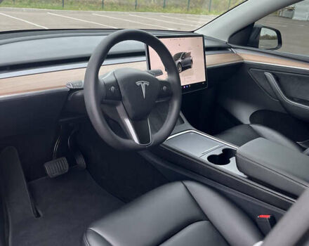 Тесла Model Y 2024 в Ровно на Automoto.ua Серый Тесла Model Y, объемом двигателя 0 л и пробегом 11 тыс. км за 33600 $, фото 22 на Automoto.ua