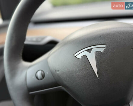 Сірий Тесла Model Y, об'ємом двигуна 0 л та пробігом 13 тис. км за 29999 $, фото 74 на Automoto.ua