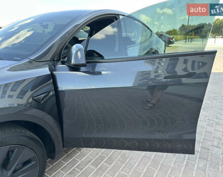 Тесла Model Y 2024 в Ровно на Automoto.ua Серый Тесла Model Y, объемом двигателя 0 л и пробегом 6 тыс. км за 35999 $, фото 45 на Automoto.ua