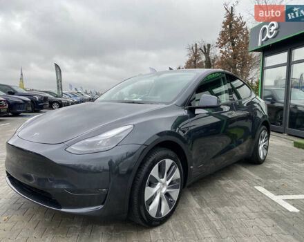 Серый Тесла Model Y, объемом двигателя 0 л и пробегом 25 тыс. км за 33900 $, фото 1 на Automoto.ua