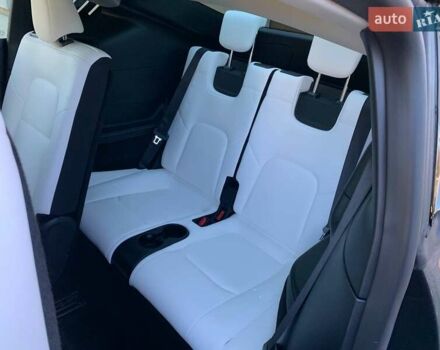 Сірий Тесла Model Y, об'ємом двигуна 0 л та пробігом 6 тис. км за 30900 $, фото 32 на Automoto.ua