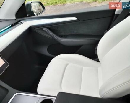 Сірий Тесла Model Y, об'ємом двигуна 0 л та пробігом 10 тис. км за 34400 $, фото 20 на Automoto.ua