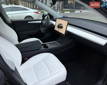 Серый Тесла Model Y, объемом двигателя 0 л и пробегом 5 тыс. км за 29490 $, фото 10 на Automoto.ua