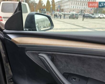Серый Тесла Model Y, объемом двигателя 0 л и пробегом 39 тыс. км за 31700 $, фото 2 на Automoto.ua