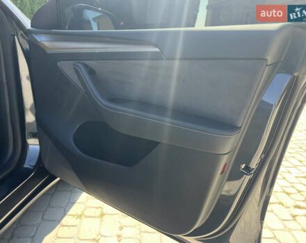 Серый Тесла Model Y, объемом двигателя 0 л и пробегом 12 тыс. км за 30000 $, фото 39 на Automoto.ua