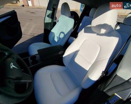 Сірий Тесла Model Y, об'ємом двигуна 0 л та пробігом 15 тис. км за 29988 $, фото 28 на Automoto.ua