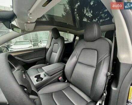 Серый Тесла Model Y, объемом двигателя 0 л и пробегом 23 тыс. км за 28800 $, фото 16 на Automoto.ua