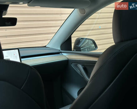Серый Тесла Model Y, объемом двигателя 0 л и пробегом 2 тыс. км за 35490 $, фото 44 на Automoto.ua