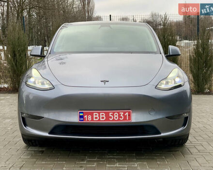 Серый Тесла Model Y, объемом двигателя 0 л и пробегом 5 тыс. км за 42500 $, фото 1 на Automoto.ua