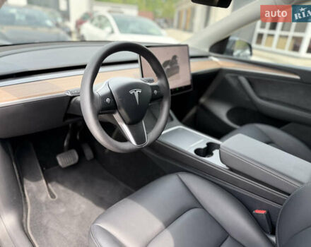 Сірий Тесла Model Y, об'ємом двигуна 0 л та пробігом 4 тис. км за 28400 $, фото 24 на Automoto.ua