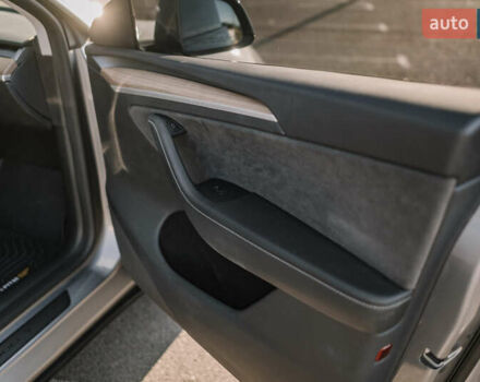 Сірий Тесла Model Y, об'ємом двигуна 0 л та пробігом 12 тис. км за 32500 $, фото 85 на Automoto.ua