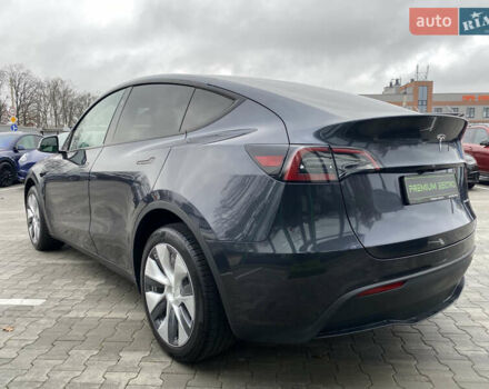Серый Тесла Model Y, объемом двигателя 0 л и пробегом 25 тыс. км за 33900 $, фото 3 на Automoto.ua