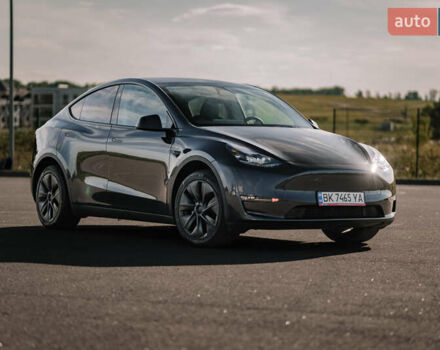 Серый Тесла Model Y, объемом двигателя 0 л и пробегом 25 тыс. км за 31300 $, фото 22 на Automoto.ua