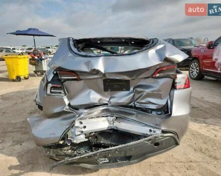 Серый Тесла Model Y, объемом двигателя 0 л и пробегом 26 тыс. км за 21800 $, фото 5 на Automoto.ua