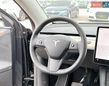 Серый Тесла Model Y, объемом двигателя 0 л и пробегом 1 тыс. км за 39900 $, фото 22 на Automoto.ua