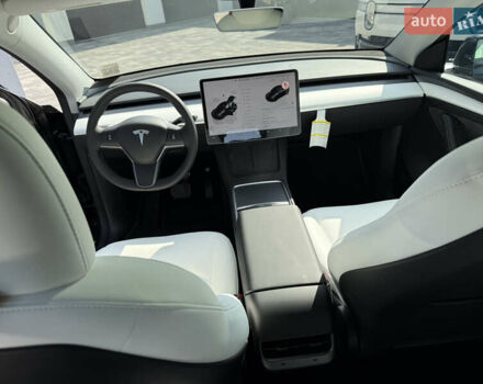 Серый Тесла Model Y, объемом двигателя 0 л и пробегом 1 тыс. км за 34900 $, фото 10 на Automoto.ua