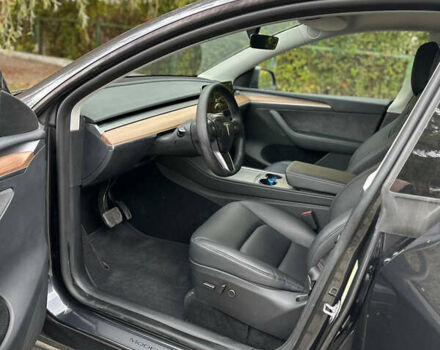 Серый Тесла Model Y, объемом двигателя 0 л и пробегом 26 тыс. км за 31700 $, фото 14 на Automoto.ua