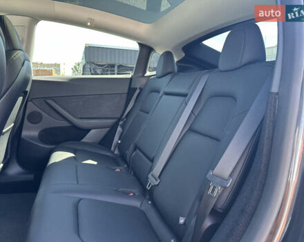 Серый Тесла Model Y, объемом двигателя 0 л и пробегом 1 тыс. км за 38990 $, фото 36 на Automoto.ua