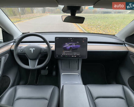 Серый Тесла Model Y, объемом двигателя 0 л и пробегом 14 тыс. км за 32300 $, фото 28 на Automoto.ua