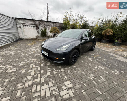 Серый Тесла Model Y, объемом двигателя 0 л и пробегом 8 тыс. км за 31999 $, фото 5 на Automoto.ua