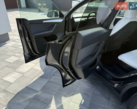 Серый Тесла Model Y, объемом двигателя 0 л и пробегом 1 тыс. км за 34900 $, фото 5 на Automoto.ua