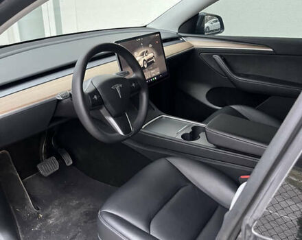 Серый Тесла Model Y, объемом двигателя 0 л и пробегом 33 тыс. км за 25000 $, фото 16 на Automoto.ua