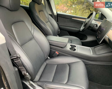 Серый Тесла Model Y, объемом двигателя 0 л и пробегом 14 тыс. км за 32300 $, фото 15 на Automoto.ua