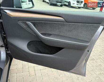 Серый Тесла Model Y, объемом двигателя 0 л и пробегом 17 тыс. км за 34300 $, фото 26 на Automoto.ua