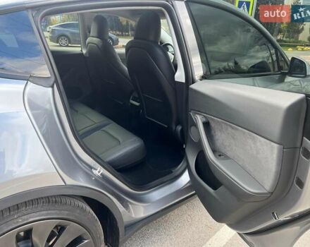 Сірий Тесла Model Y, об'ємом двигуна 0 л та пробігом 13 тис. км за 35499 $, фото 11 на Automoto.ua