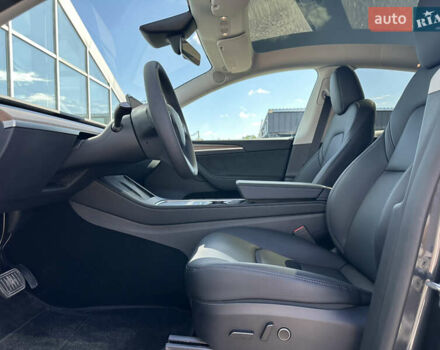 Серый Тесла Model Y, объемом двигателя 0 л и пробегом 1 тыс. км за 35490 $, фото 31 на Automoto.ua