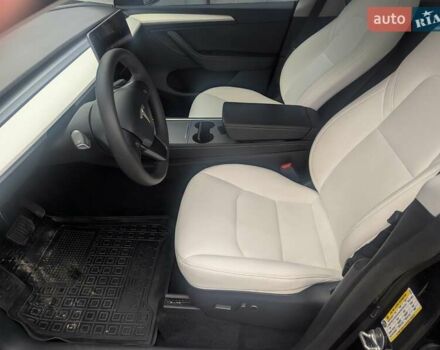 Серый Тесла Model Y, объемом двигателя 0 л и пробегом 13 тыс. км за 29900 $, фото 4 на Automoto.ua