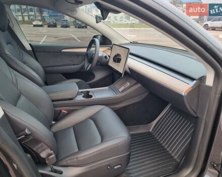 Серый Тесла Model Y, объемом двигателя 0 л и пробегом 24 тыс. км за 30900 $, фото 21 на Automoto.ua