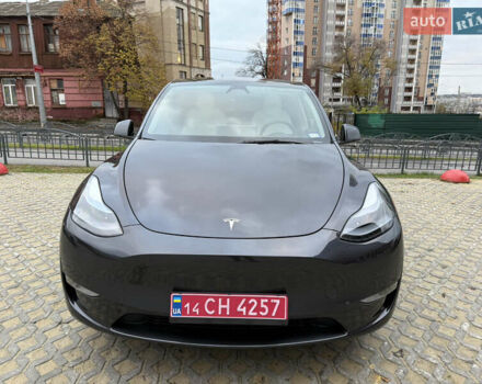 Серый Тесла Model Y, объемом двигателя 0 л и пробегом 5 тыс. км за 29490 $, фото 1 на Automoto.ua