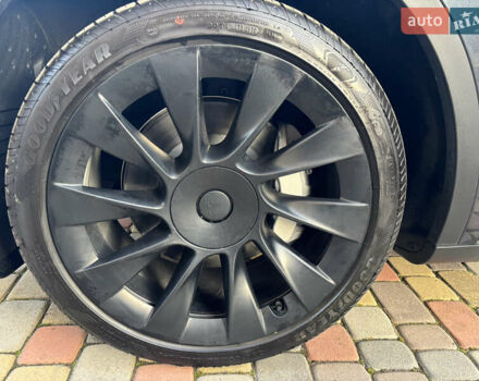 Сірий Тесла Model Y, об'ємом двигуна 0 л та пробігом 9 тис. км за 29900 $, фото 19 на Automoto.ua