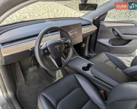 Серый Тесла Model Y, объемом двигателя 0 л и пробегом 29 тыс. км за 30500 $, фото 22 на Automoto.ua