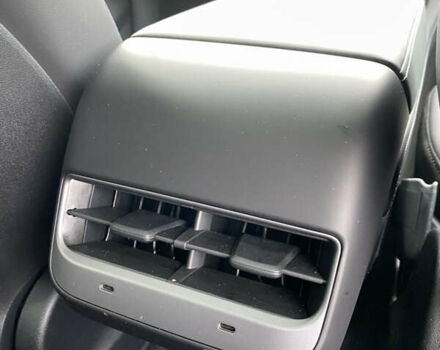 Серый Тесла Model Y, объемом двигателя 0 л и пробегом 25 тыс. км за 33900 $, фото 30 на Automoto.ua