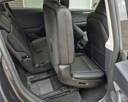 Серый Тесла Model Y, объемом двигателя 0 л и пробегом 18 тыс. км за 30500 $, фото 10 на Automoto.ua